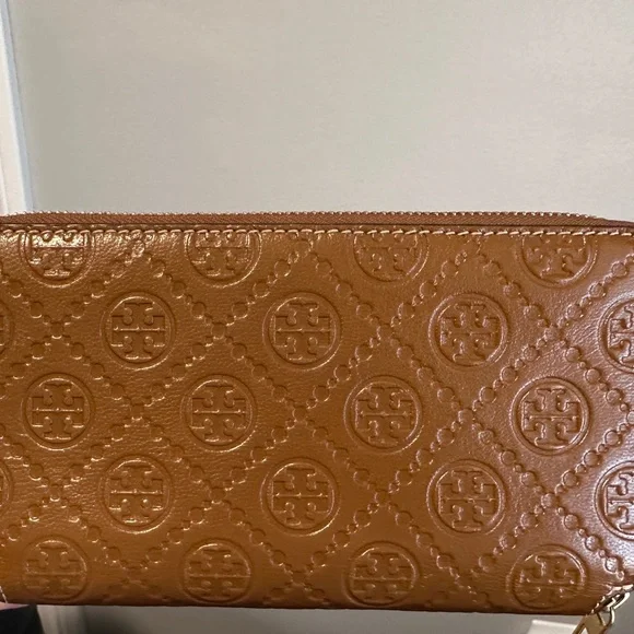 Tory Burch T Monogram Leather Zip Continental Wallet - Picture 11 of 12